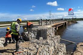 Jinja Bridge - Steel Fabrication